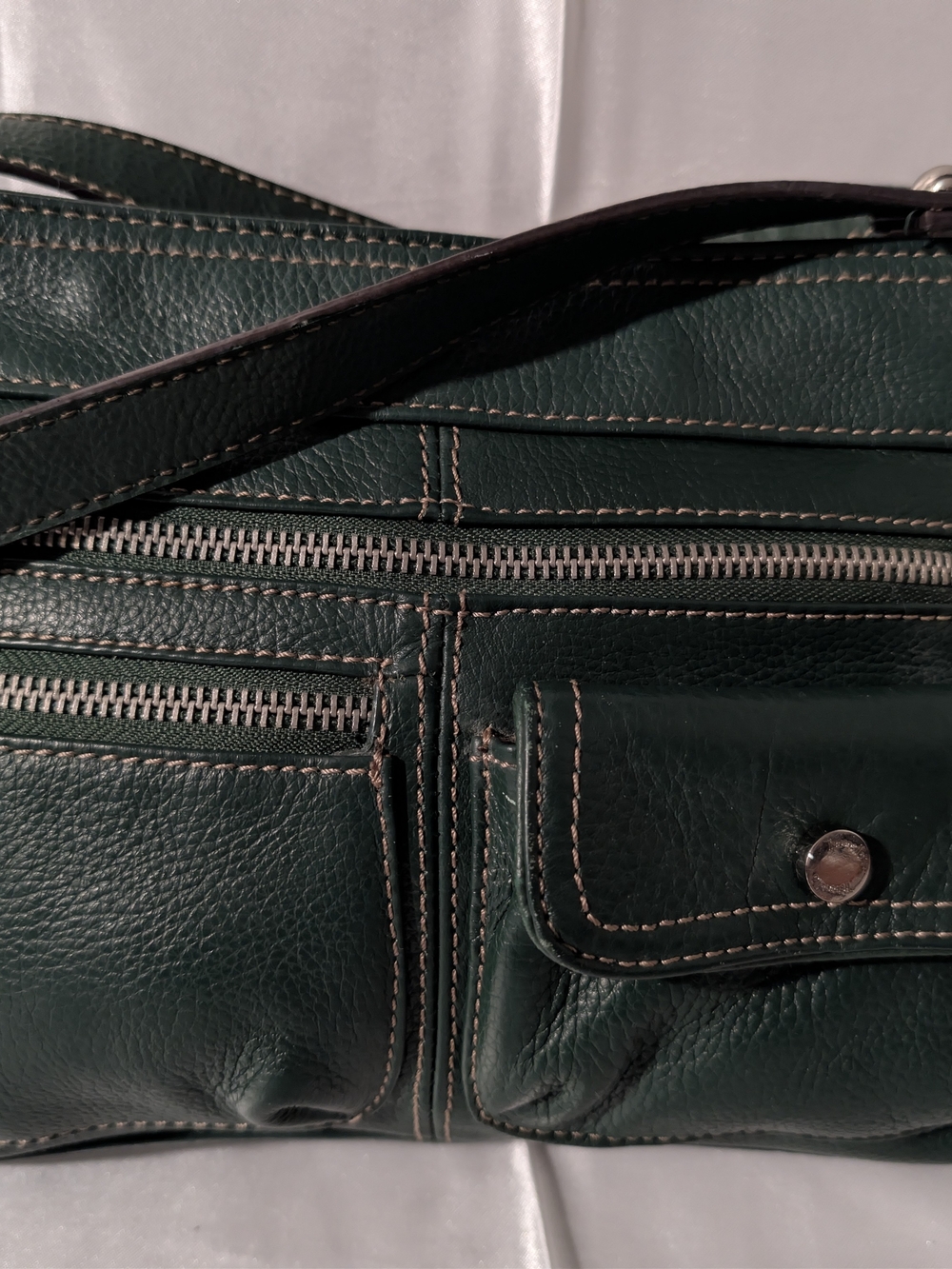 Tignanello Perfect Pockets Leather Organizer Crossbody Bag Forest Green Y2K